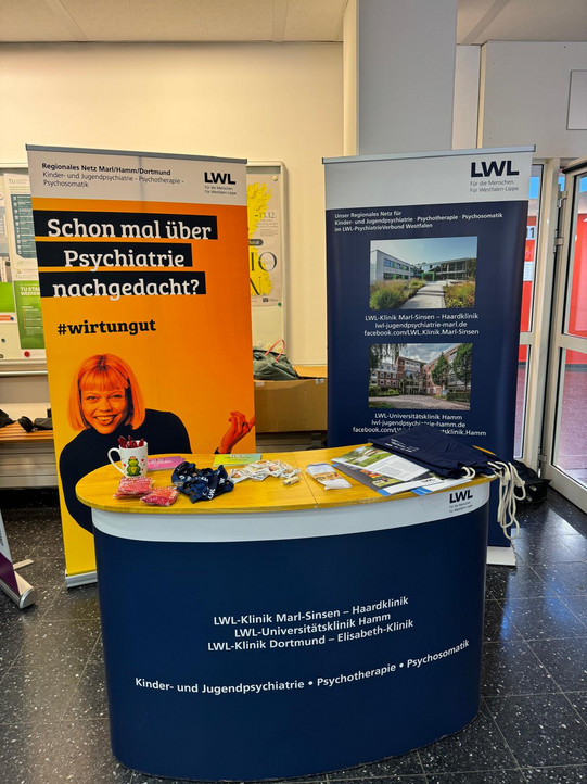 Ein Infostand der LWL Kliniken.