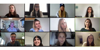 Zwölf Kacheln mit den Gesichtern der Gewinnerinnen und Gewinner